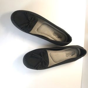 Cliffs by White Mountain Black Loafers